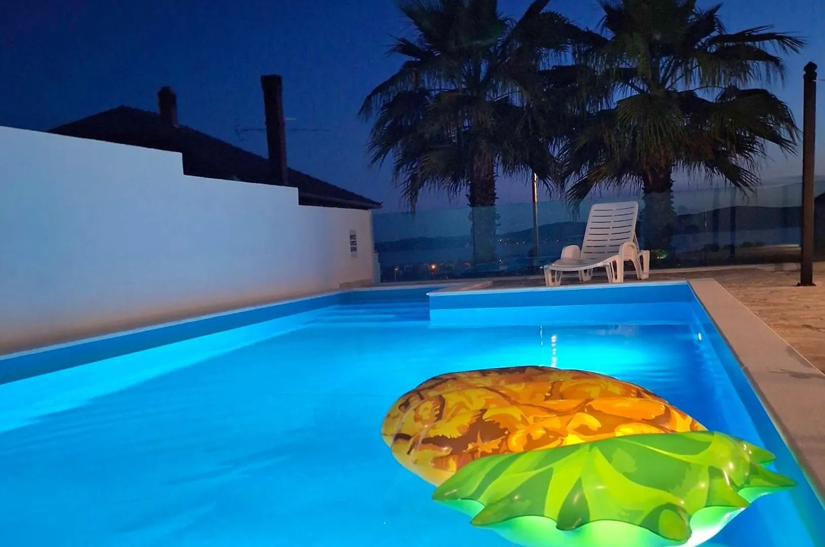 Apartment And Pool Nika Bibinje 0*,