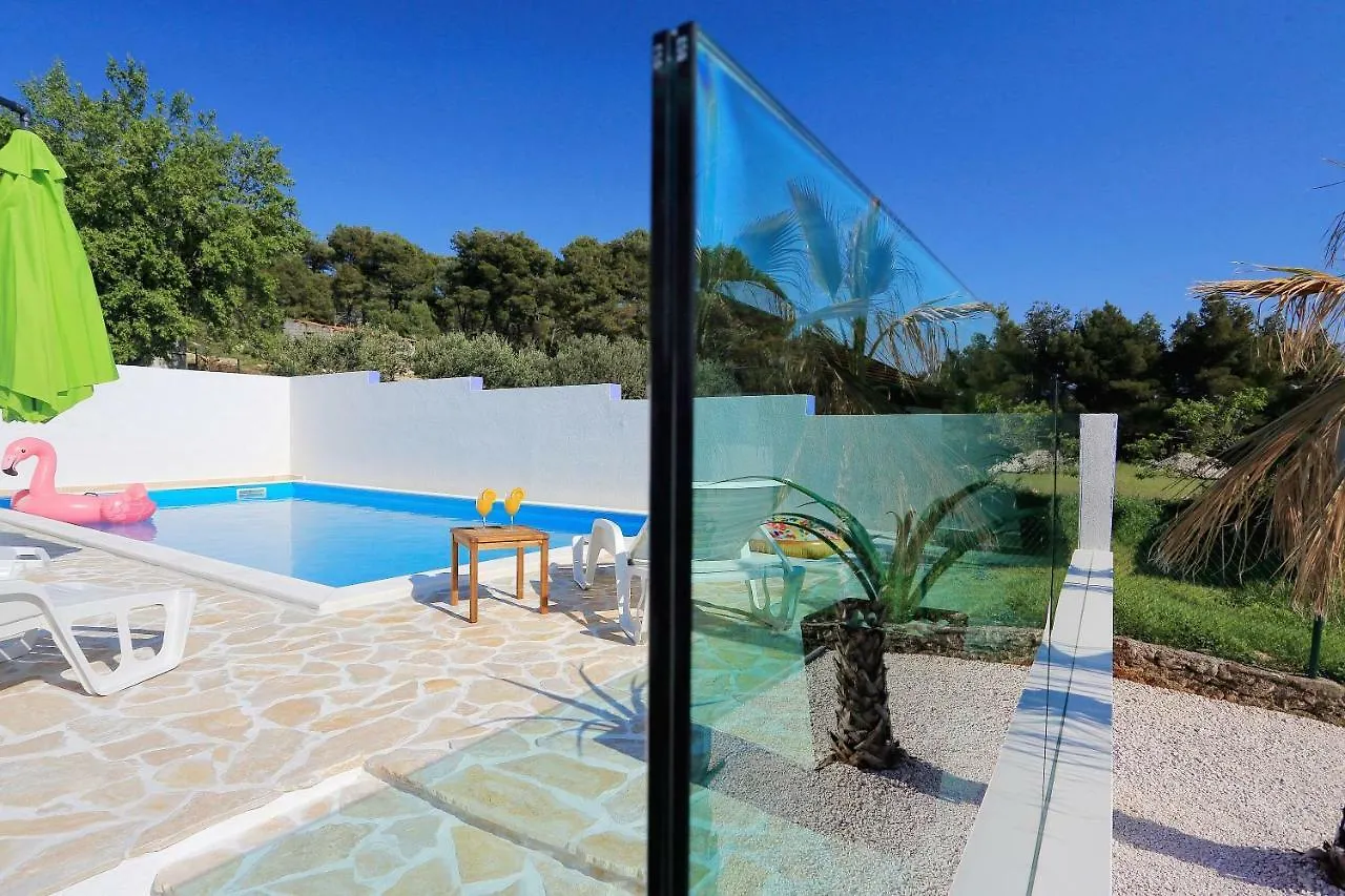 Apartment And Pool Nika Bibinje